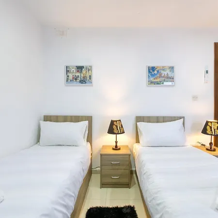 Lovely 2br With Private Backyard In By 360 Estates アパート *