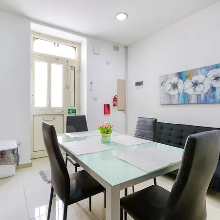 Lovely 2br With Private Backyard In By 360 Estates アパート *