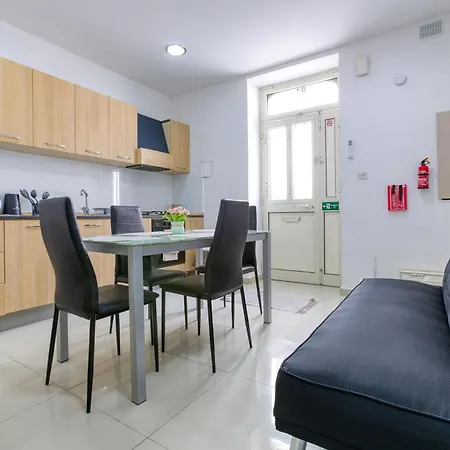 Appartement Lovely 2br With Private Backyard In By 360 Estates *