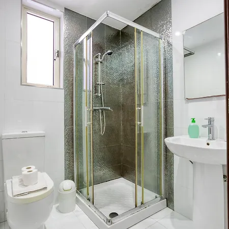 Appartement Lovely 2br With Private Backyard In By 360 Estates *